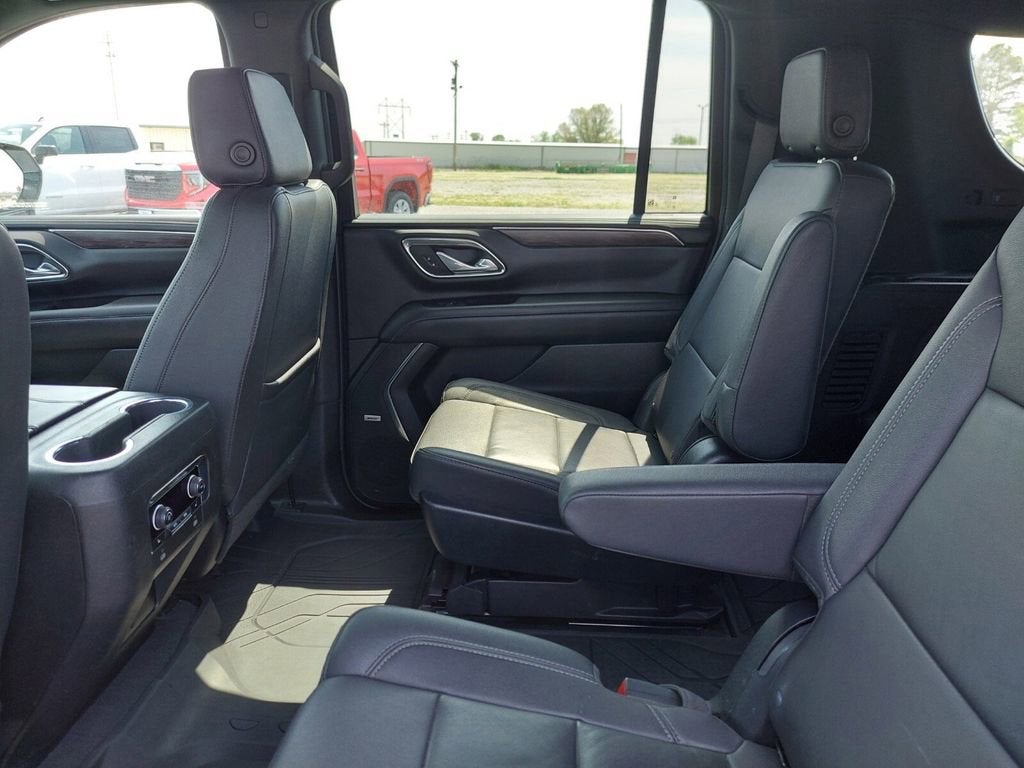 2023 Chevrolet Suburban LT