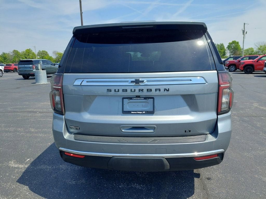 2023 Chevrolet Suburban LT