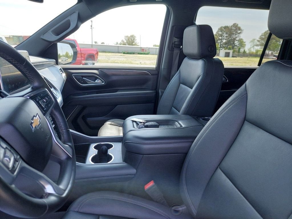 2023 Chevrolet Suburban LT