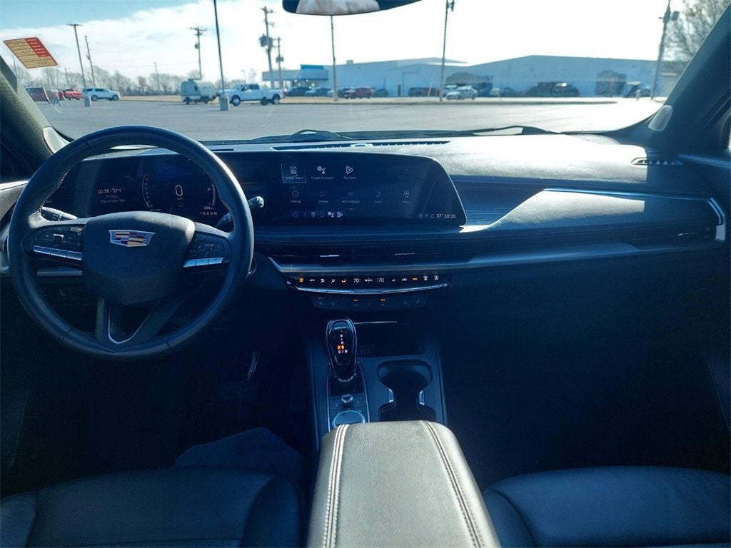 2024 Cadillac XT4 Premium Luxury