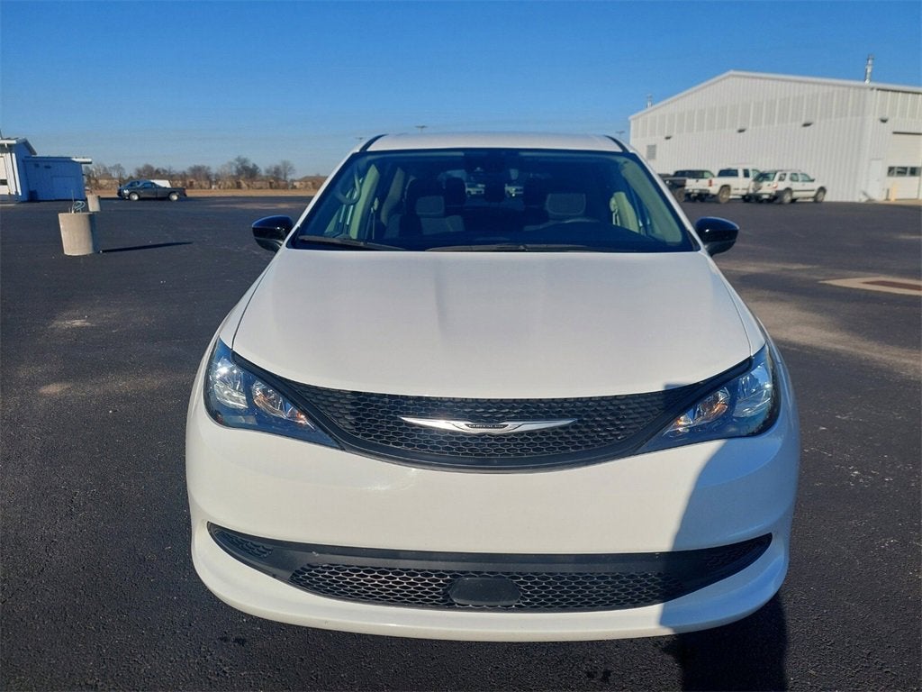 2024 Chrysler Voyager LX