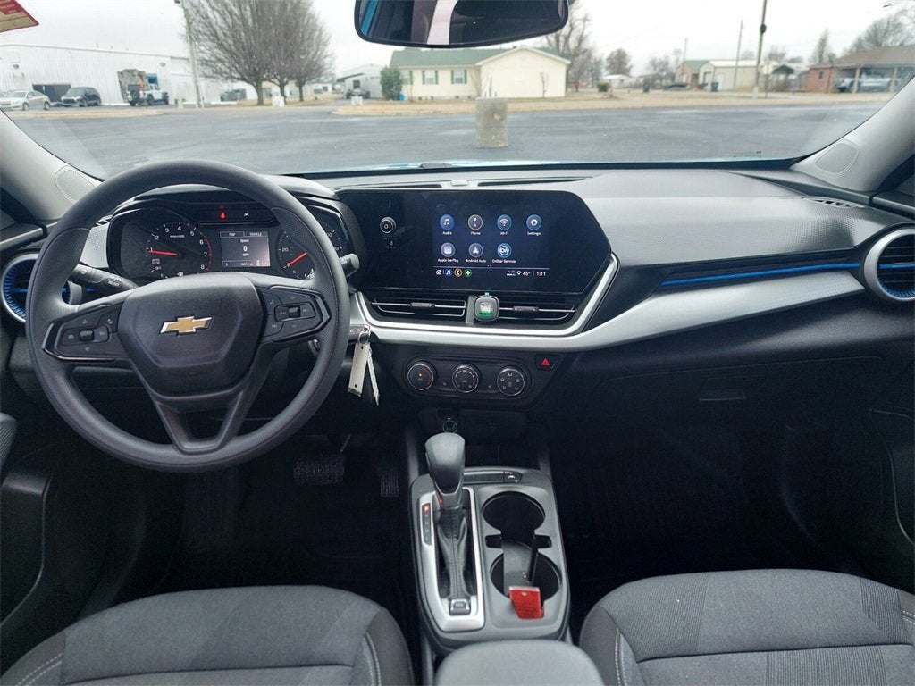 2025 Chevrolet Trax LS
