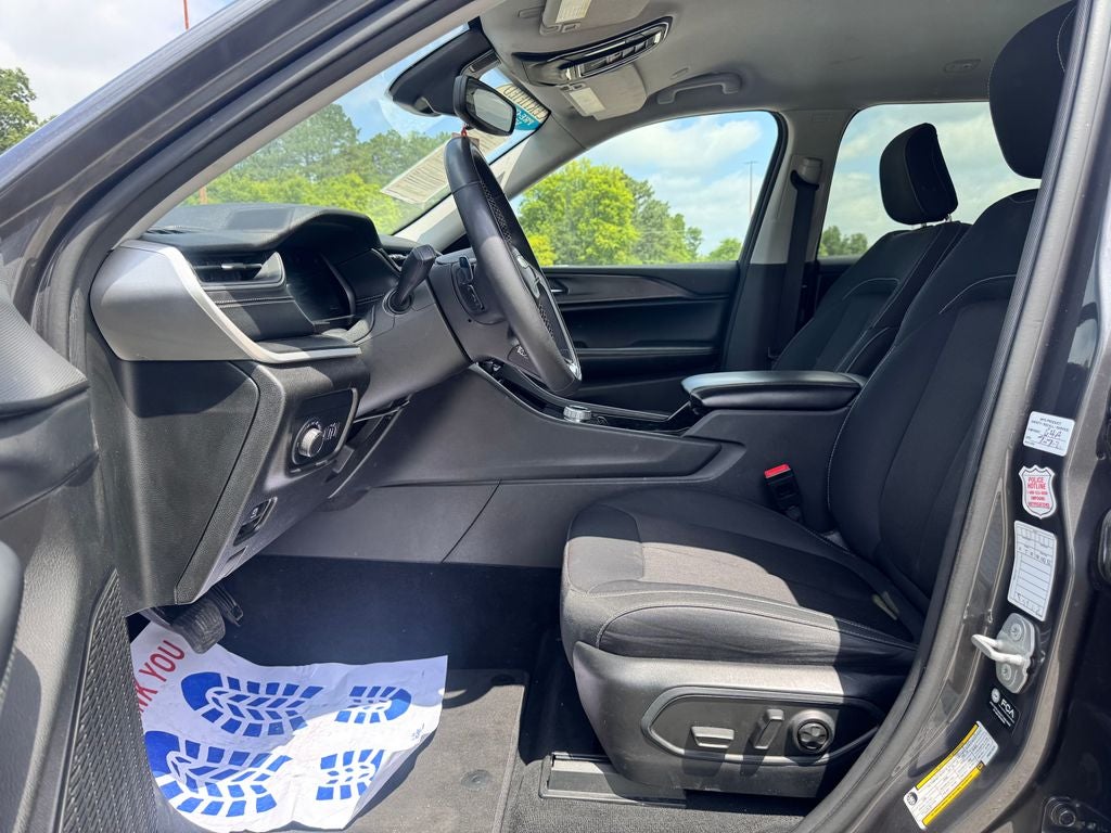 2023 Jeep Grand Cherokee L Laredo