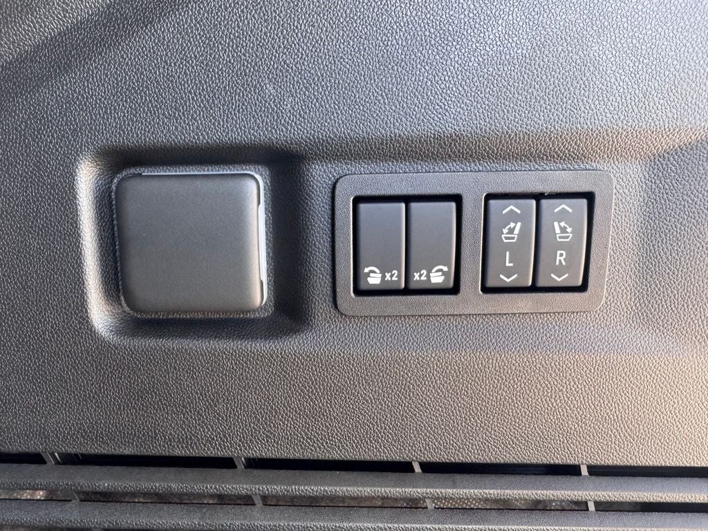 2025 GMC Yukon AT4