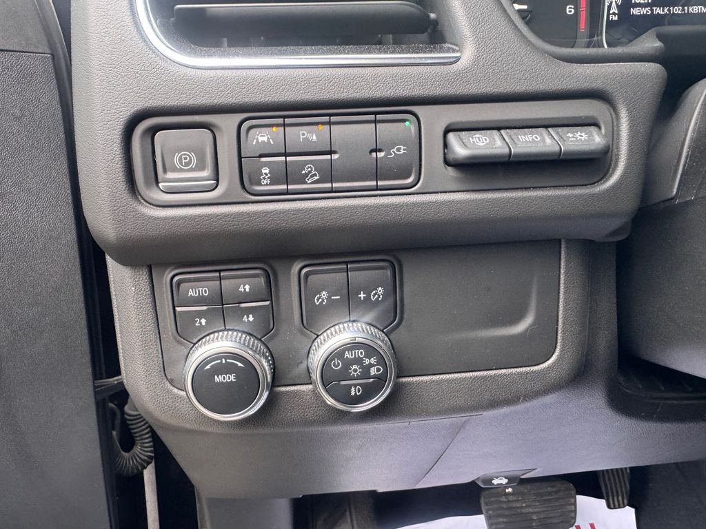 2021 GMC Yukon XL AT4