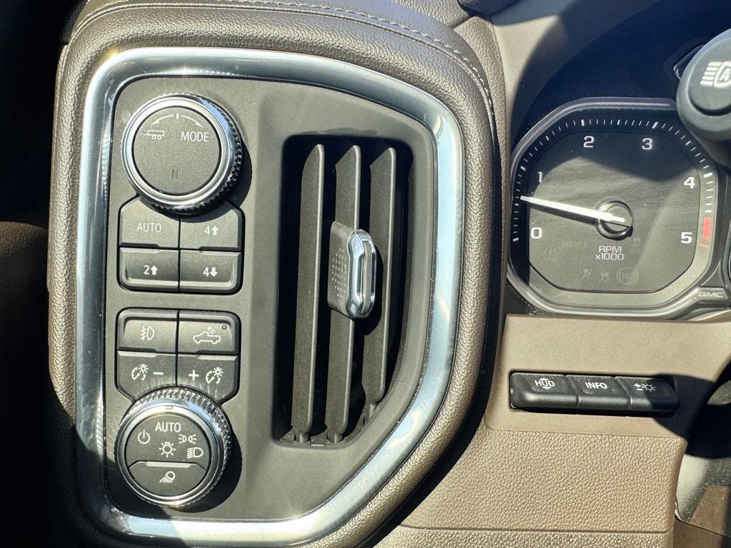 2023 GMC Sierra 2500HD Denali