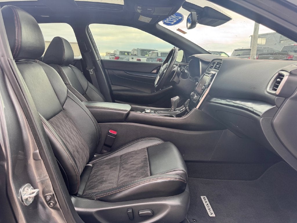 2022 Nissan Maxima SR
