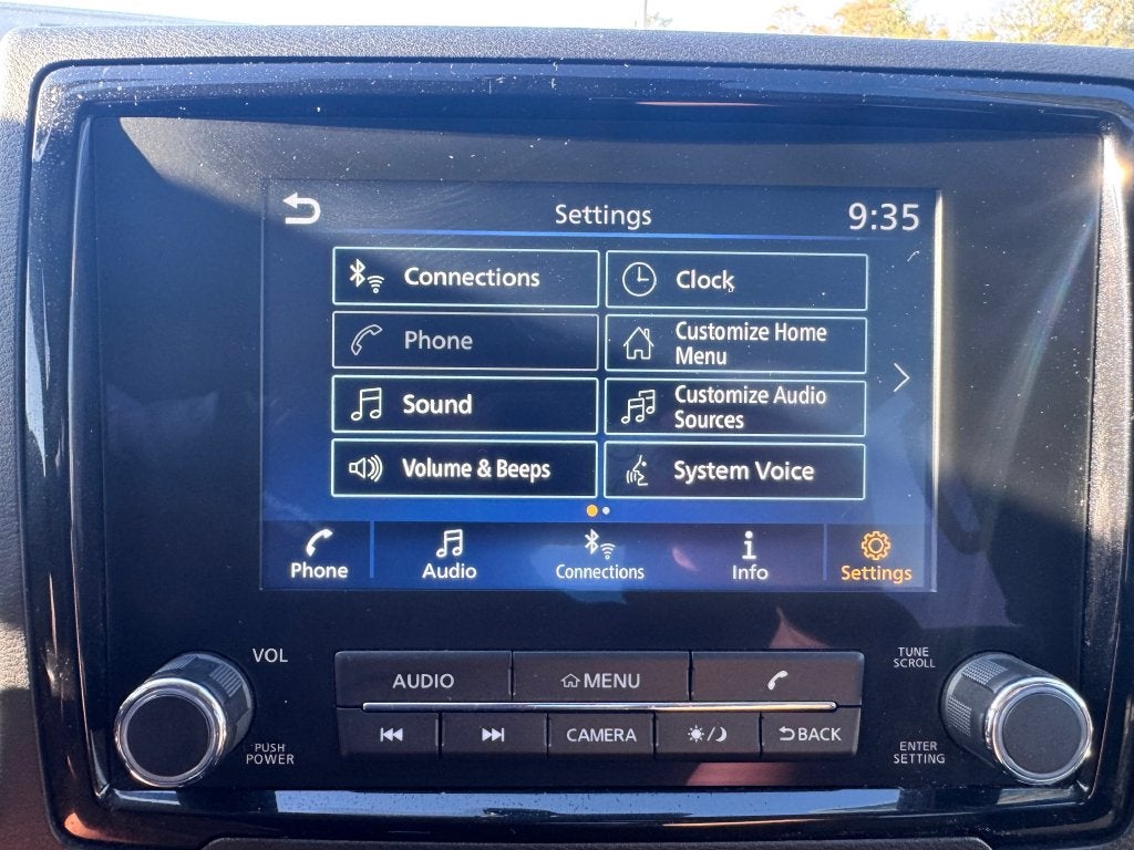 2022 Nissan Frontier SV