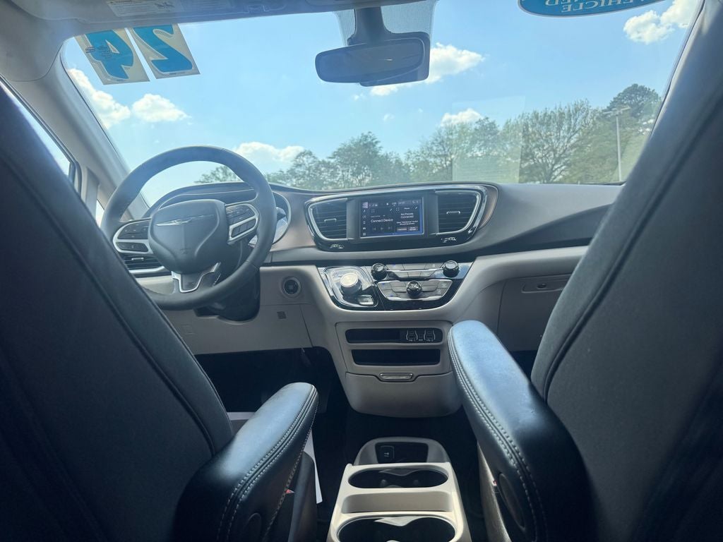 2024 Chrysler Voyager LX