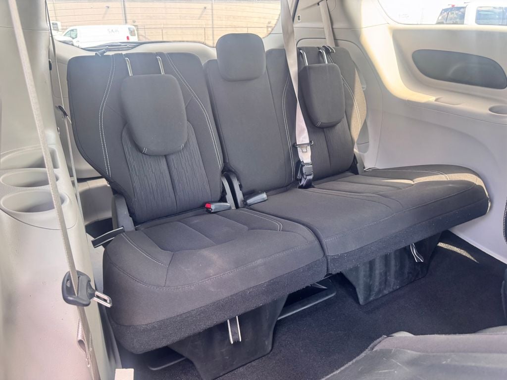2024 Chrysler Voyager LX