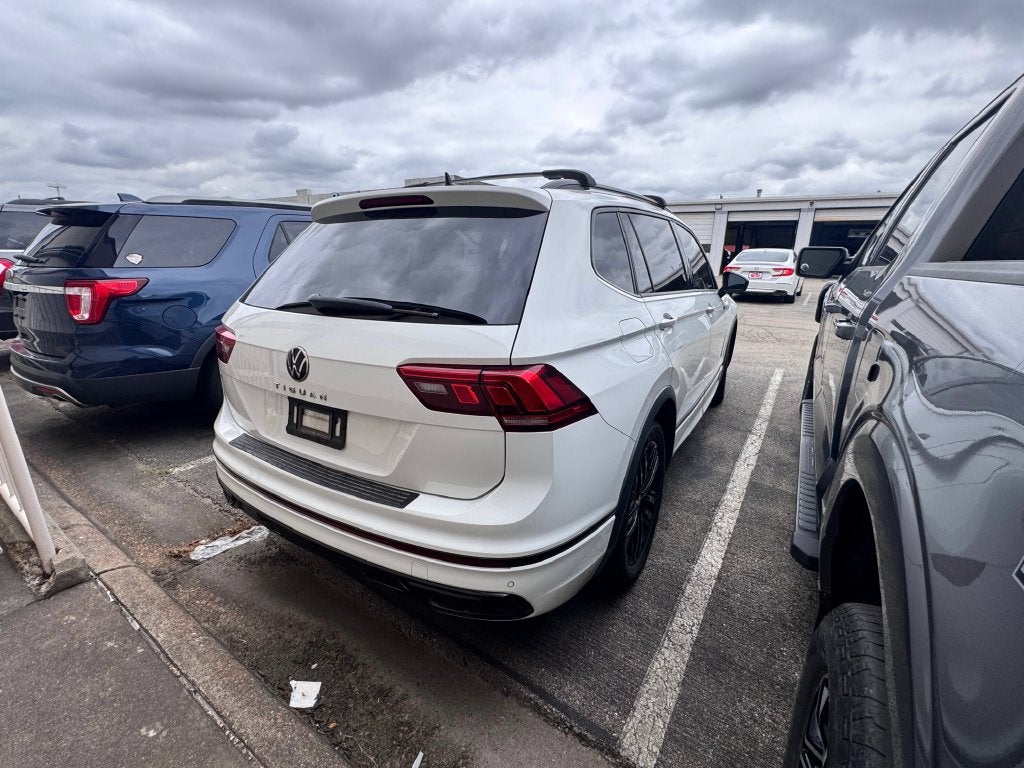 2022 Volkswagen Tiguan 2.0T SE R-Line Black