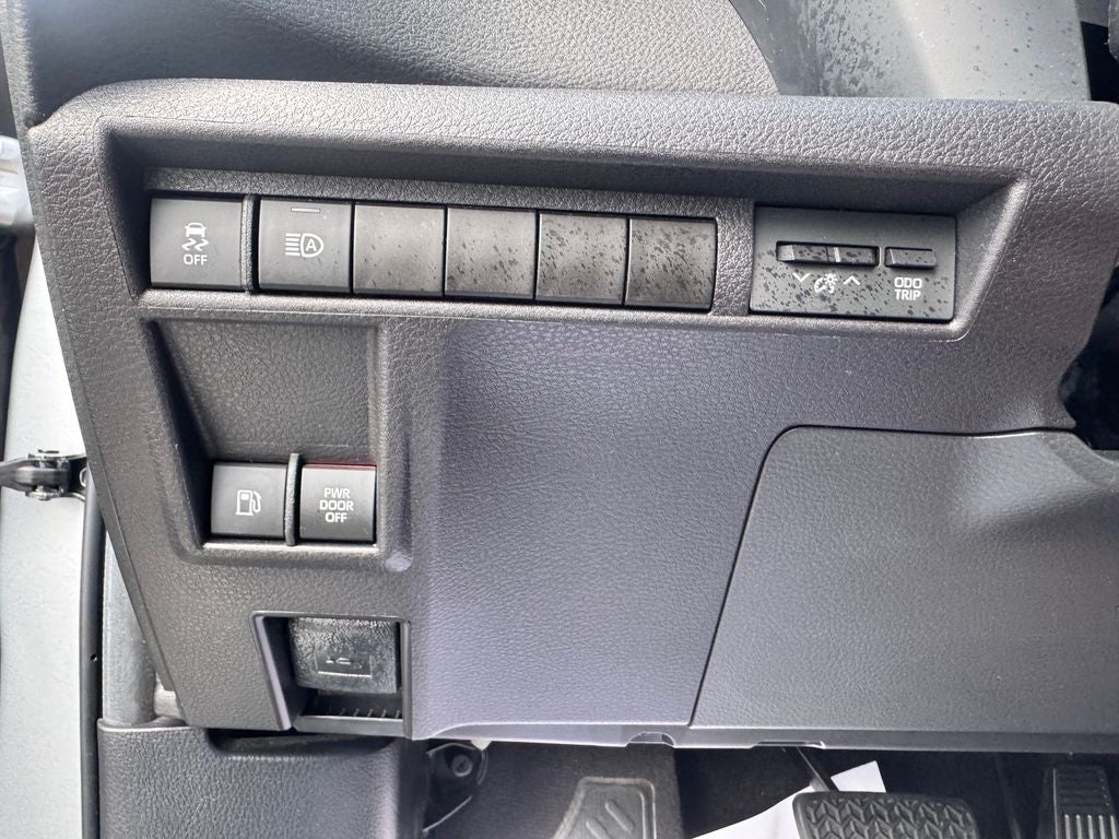 2025 Toyota Sienna XSE 7 Passenger