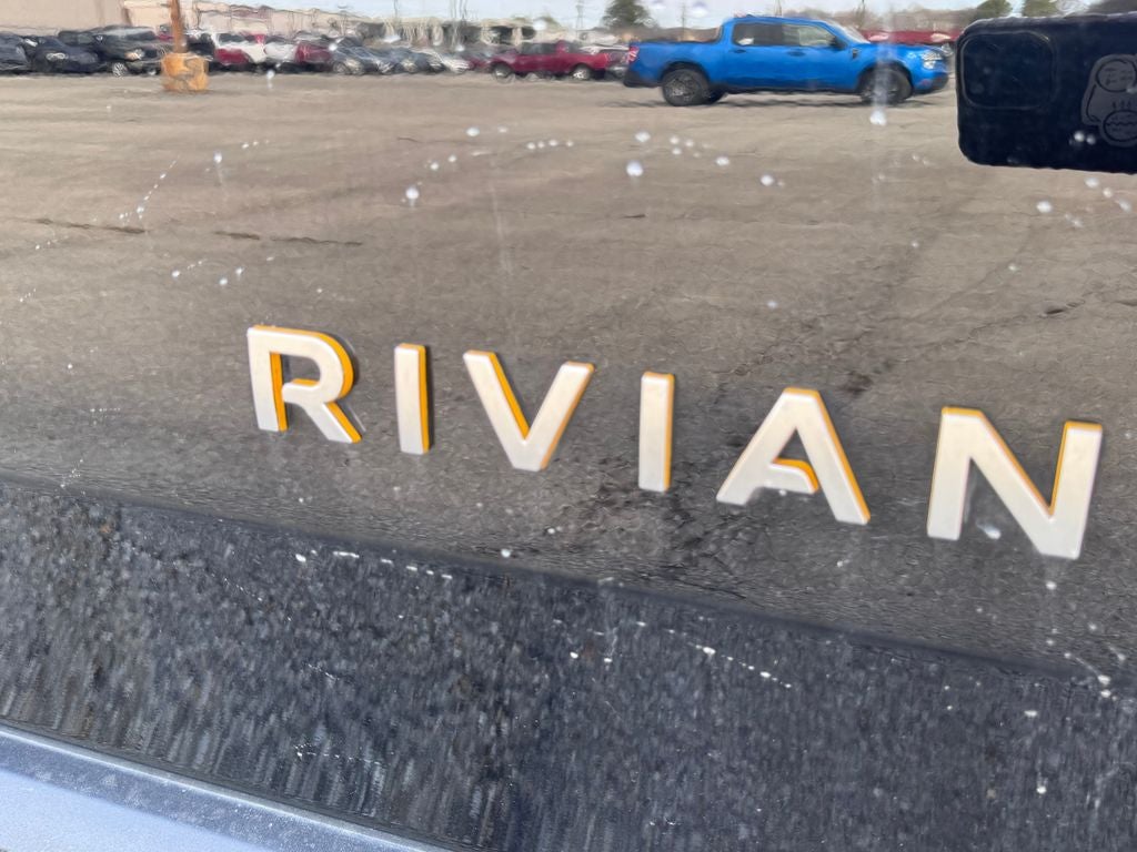 2023 Rivian R1S Adventure