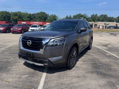 2023 Nissan Pathfinder SL