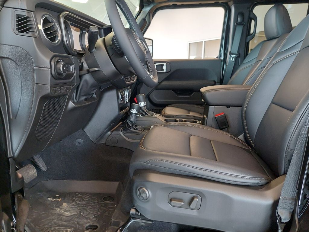 2025 Jeep Wrangler WRANGLER 4-DOOR SAHARA