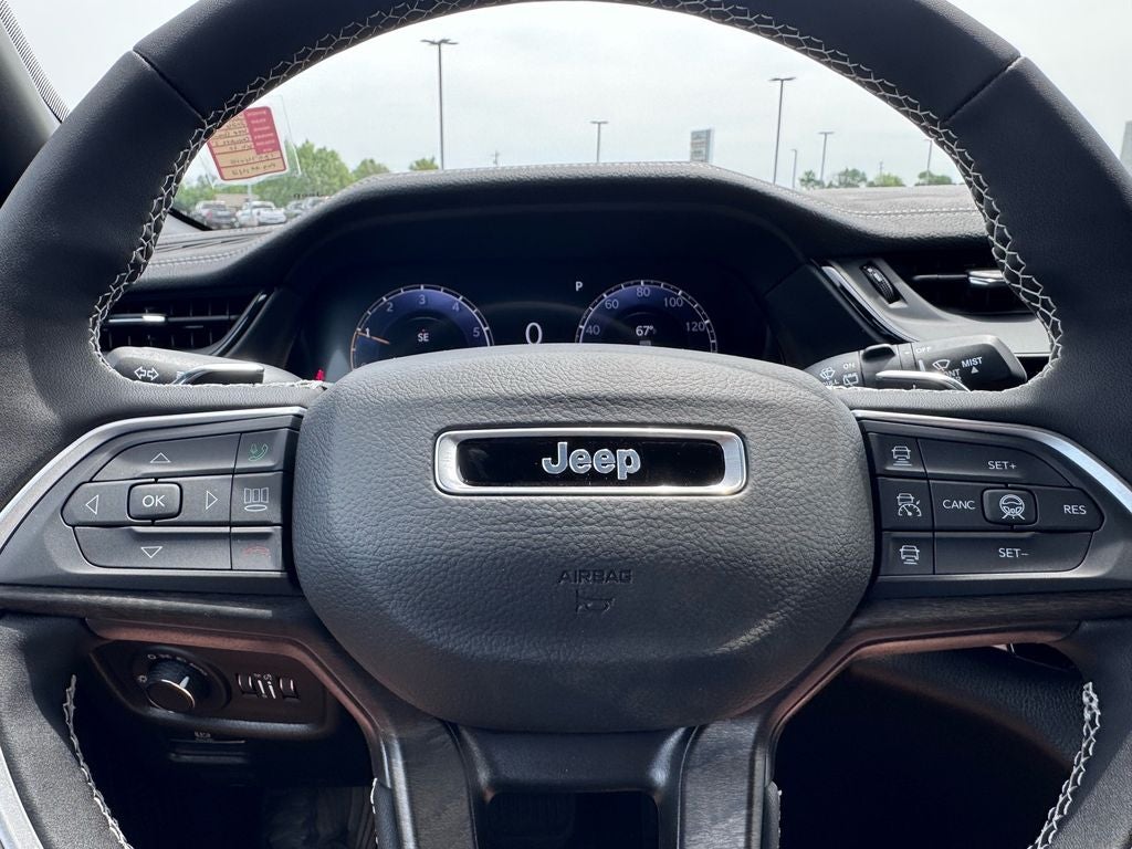 2026 Jeep Grand Cherokee GRAND CHEROKEE L LAREDO ALTITUDE 4X4