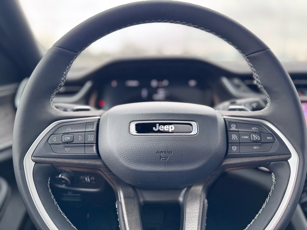 2025 Jeep Grand Cherokee GRAND CHEROKEE L LIMITED 4X4