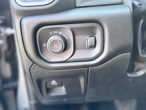 2025 RAM Ram 1500 RAM 1500 TRADESMAN CREW CAB 4X4 5'7' BOX