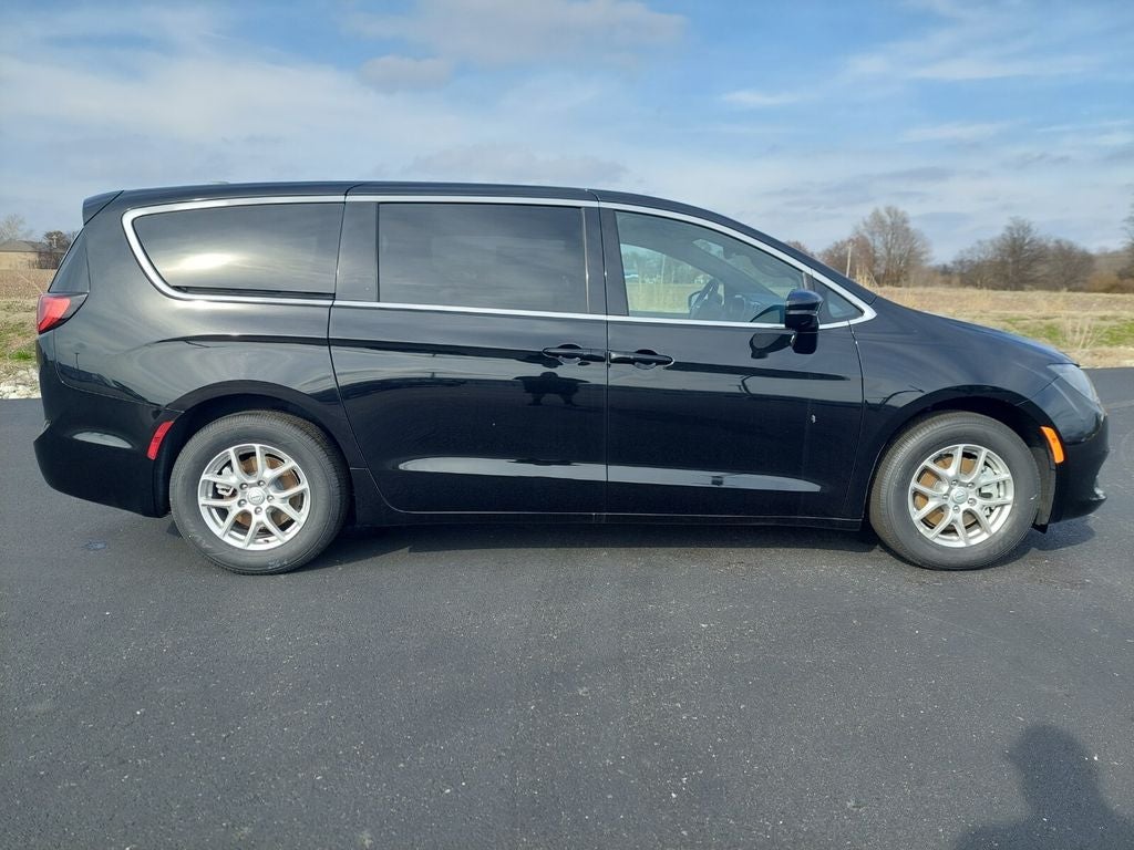 2026 Chrysler Voyager VOYAGER LX