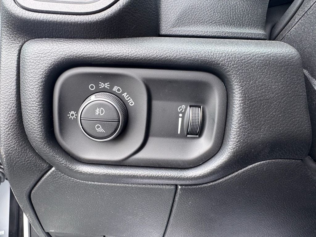 2026 RAM Ram 3500 RAM 3500 TRADESMAN CREW CAB 4X4 6'4' BOX