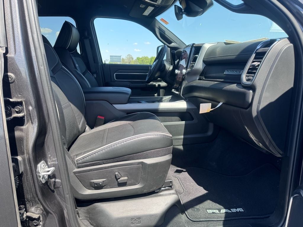 2025 RAM Ram 3500 RAM 3500 LARAMIE CREW CAB 4X4 6'4' BOX