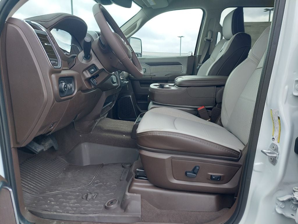 2026 RAM Ram 3500 RAM 3500 LARAMIE CREW CAB 4X4 8' BOX