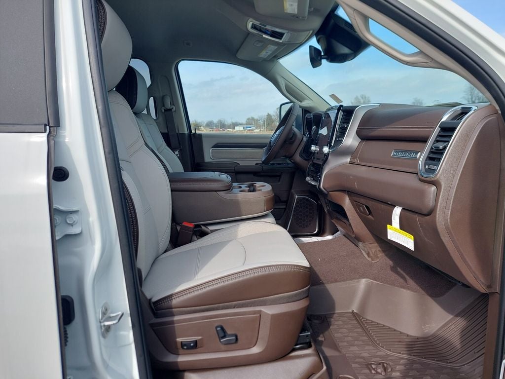 2026 RAM Ram 3500 RAM 3500 LARAMIE CREW CAB 4X4 8' BOX