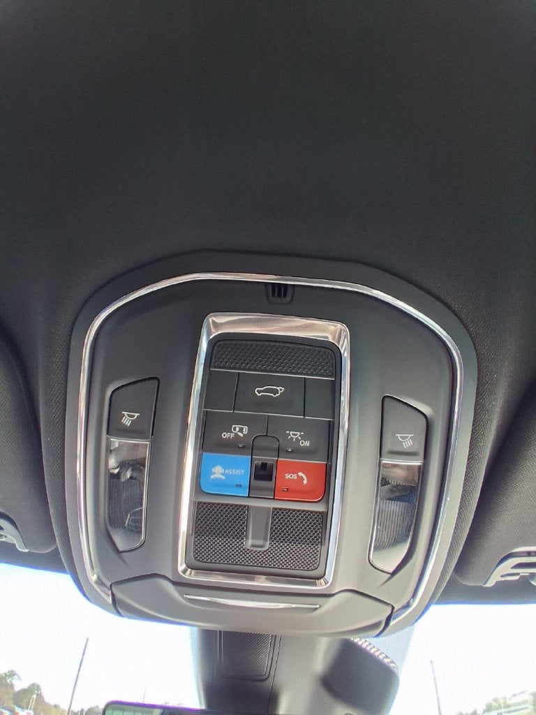 2024 Jeep Wagoneer L Base
