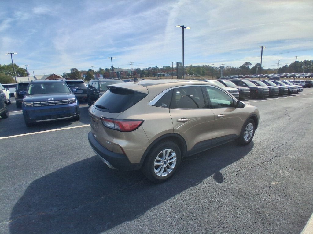 2020 Ford Escape SE