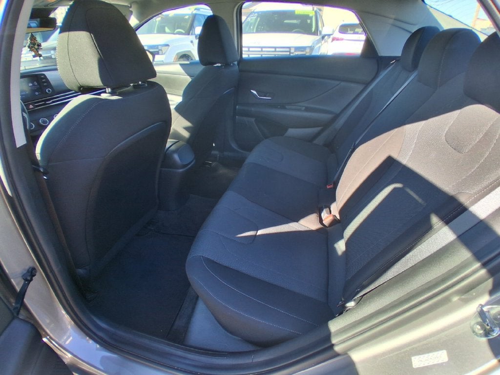 2021 Hyundai Elantra SE